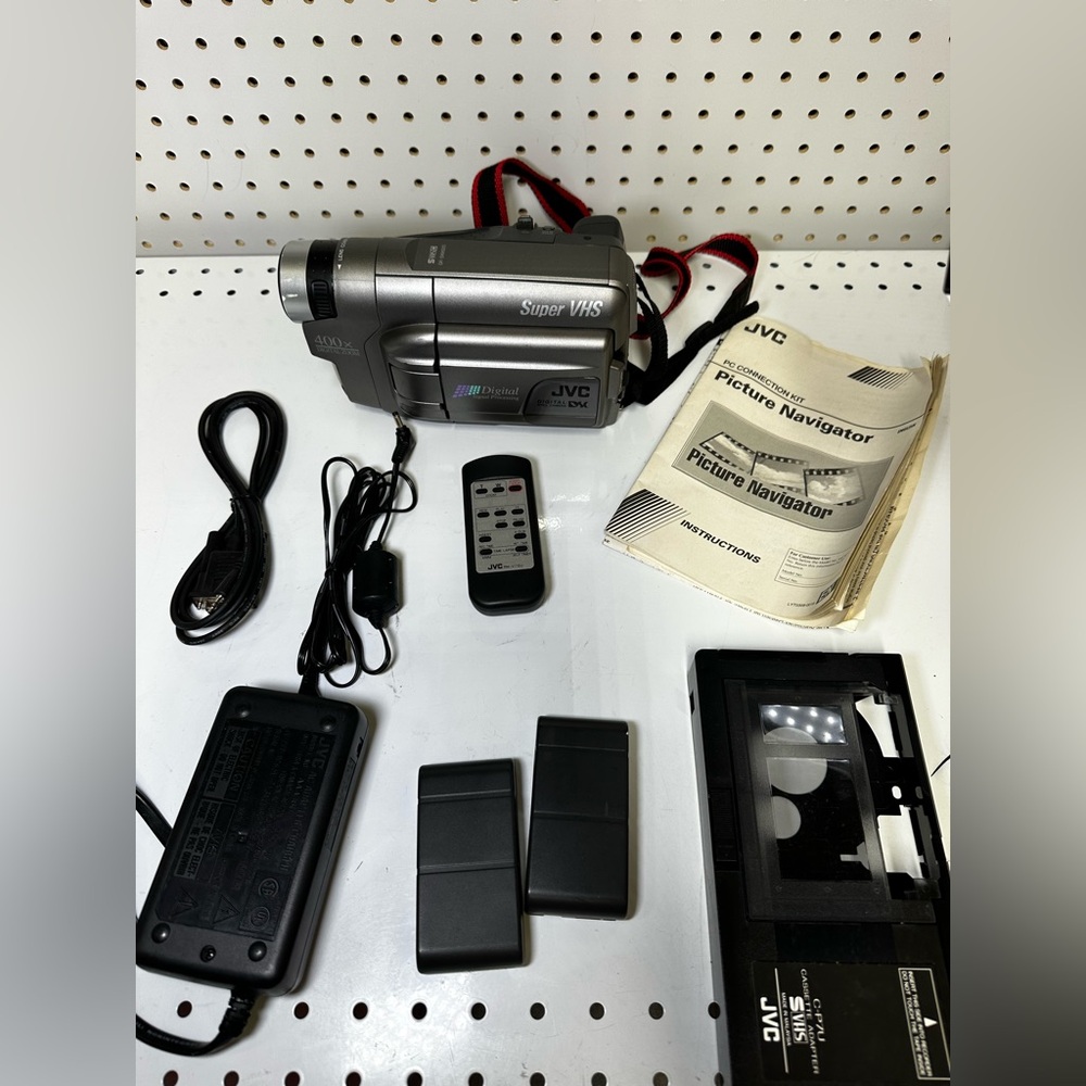 VINTAGE JVC SUPER VHS SVHS CAMCORDER GR-SXM920 NOT TESTED PARTS ONLY